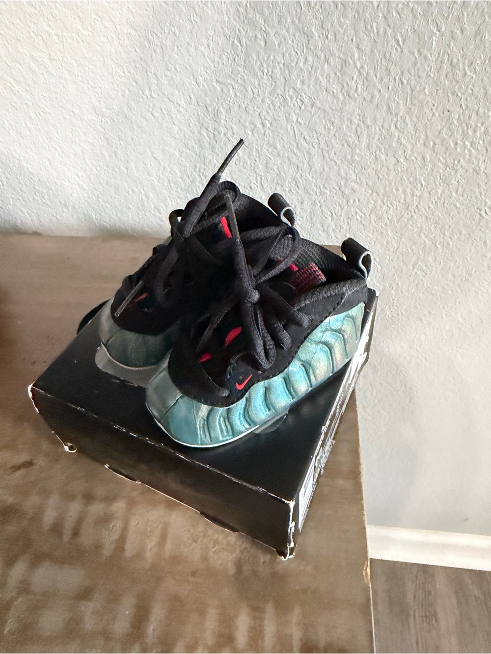 Nike Kids Teal and Black Sneakers with Pink Details